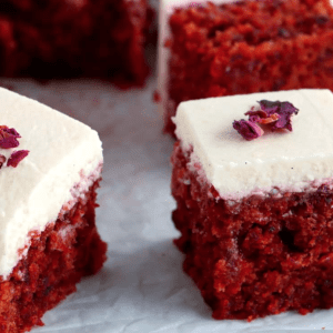 BEETROOT RED VELVET TRAY